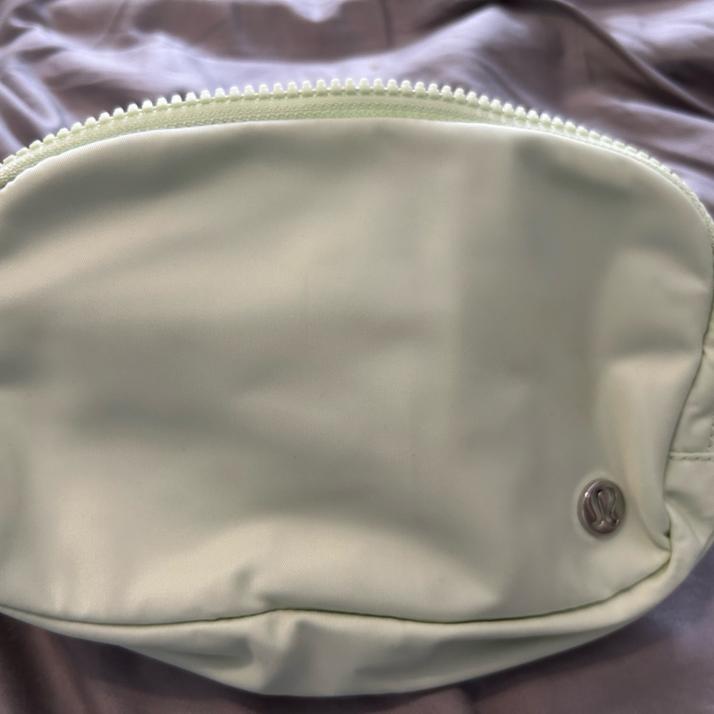Lululemon Everywhere Belt